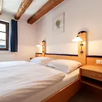 Nocleg ze śniadaniem Gaestezimmer Im Weingut Wolf