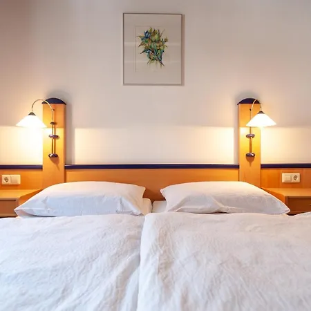 Gaestezimmer Im Weingut Wolf Großkarlbach