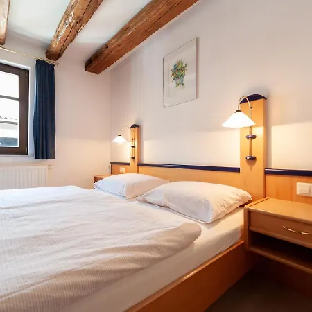 Bed & Breakfast Gaestezimmer Im Weingut Wolf