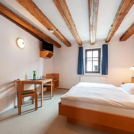 Panzió Gaestezimmer Im Weingut Wolf Großkarlbach