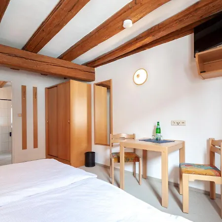 Gaestezimmer Im Weingut Wolf 3* Grosskarlbach