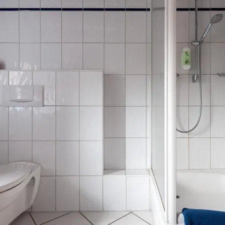 Gaestezimmer Im Weingut Wolf Alojamento de Acomodação e Pequeno-almoço Grosskarlbach