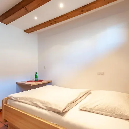 Gaestezimmer Im Weingut Wolf Bed & Breakfast 3*