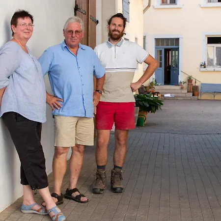 Gaestezimmer Im Weingut Wolf Alojamento de Acomodação e Pequeno-almoço 3*