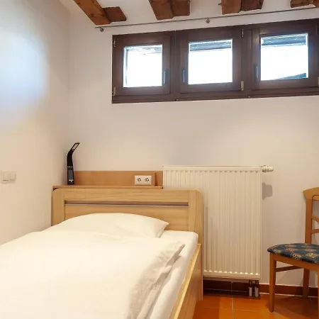 Gaestezimmer Im Weingut Wolf