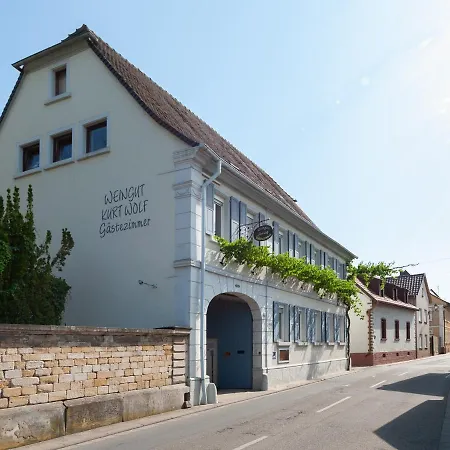 Nocleg ze śniadaniem Gaestezimmer Im Weingut Wolf