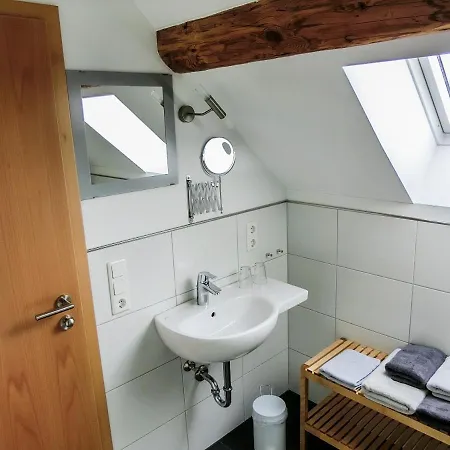 Gaestezimmer Im Weingut Wolf Großkarlbach