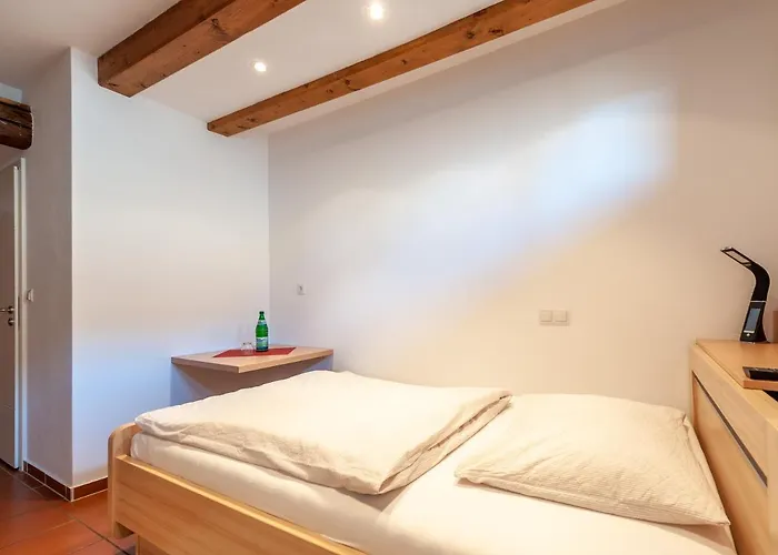 Gaestezimmer Im Weingut Wolf Bed & Breakfast 3*