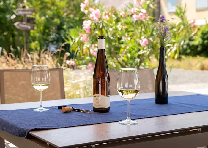 Gaestezimmer Im Weingut Wolf Bed & Breakfast Grosskarlbach