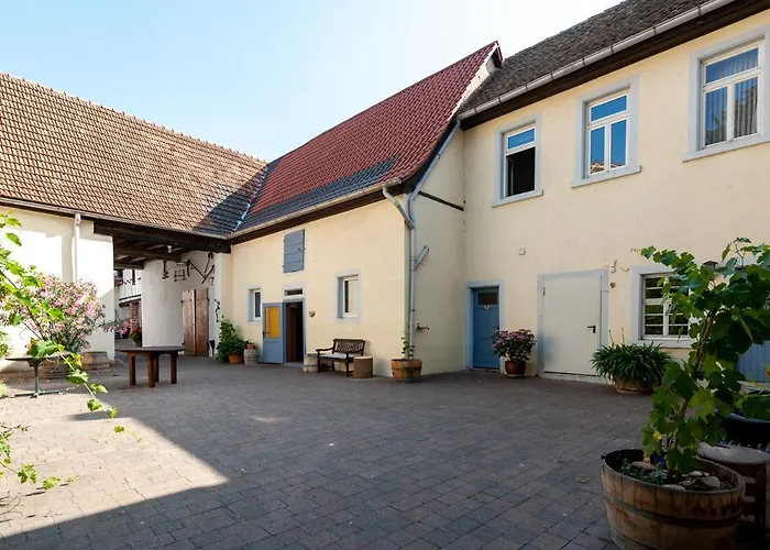 Gaestezimmer Im Weingut Wolf Grosskarlbach